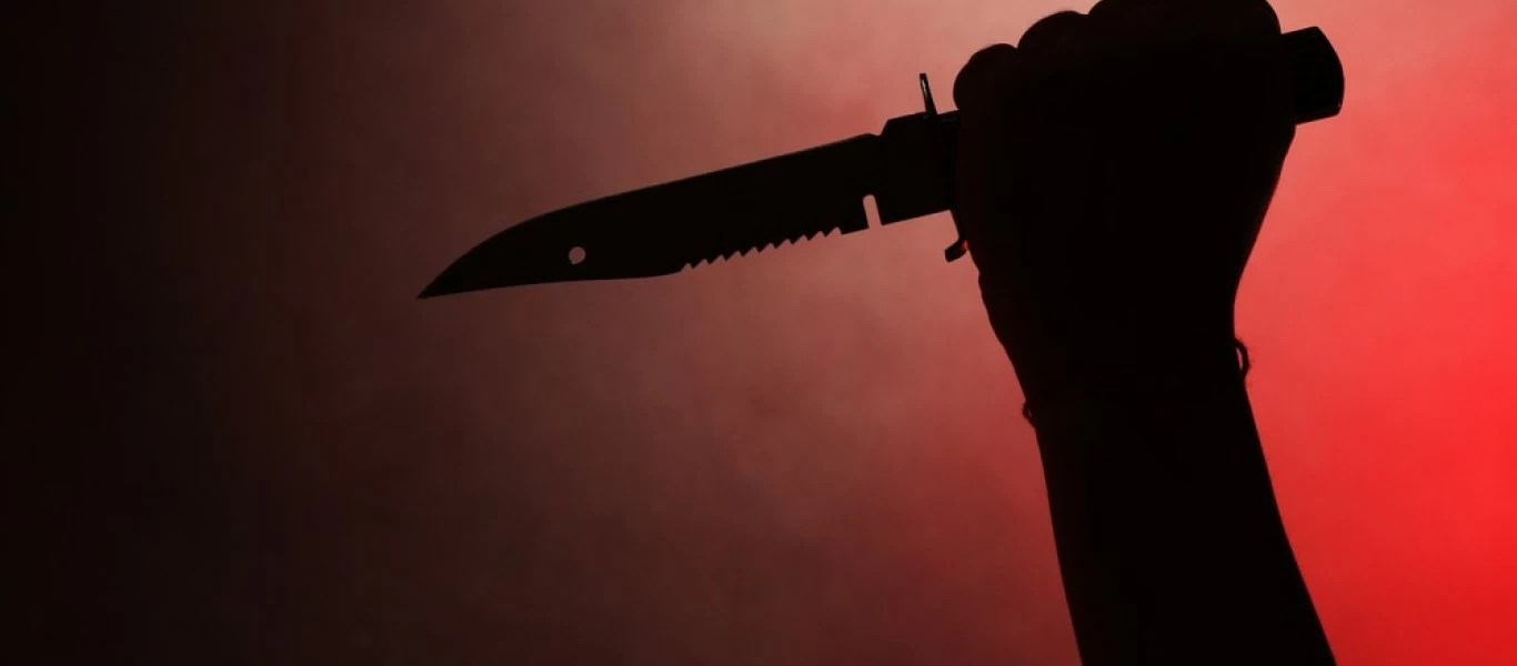 Καλαμάτα: Γυναίκα κάρφωσε κουζινομάχαιρο στον λαιμό του κουμπάρου της (φωτό, βίντεο)